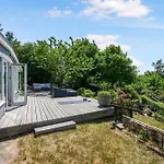 Дом отдыха Spacious With A View Of Wild Nature *