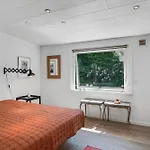 Spacious With A View Of Wild Nature Semesterbostad