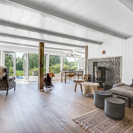 Spacious With A View Of Wild Nature בית נופש