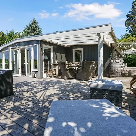 Spacious With A View Of Wild Nature בית נופש Dronningmølle