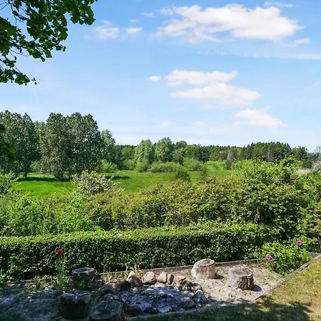 בית נופש Spacious With A View Of Wild Nature Dronningmølle