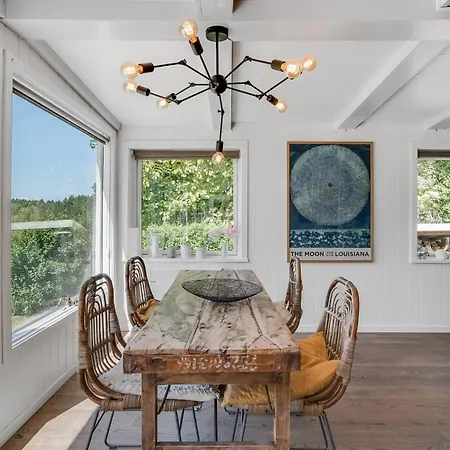 Spacious With A View Of Wild Nature Semesterbostad *