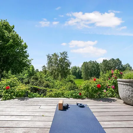 Spacious With A View Of Wild Nature Prázdninový dům Dronningmølle