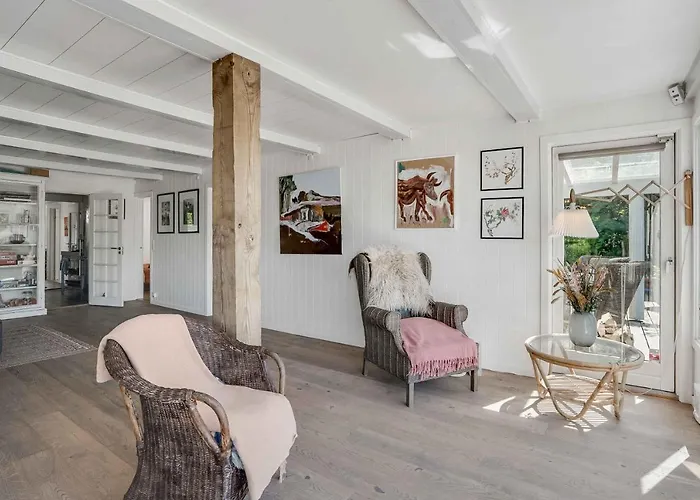 Spacious With A View Of Wild Nature * Dronningmølle