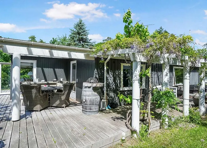 펜션 Spacious With A View Of Wild Nature Dronningmølle